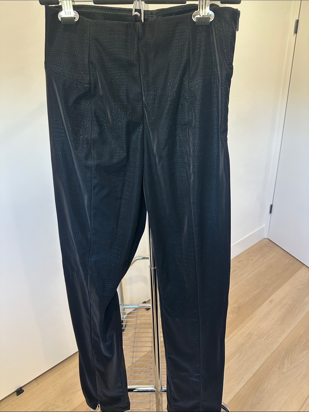 Good American Black Croc-Embossed Leggings